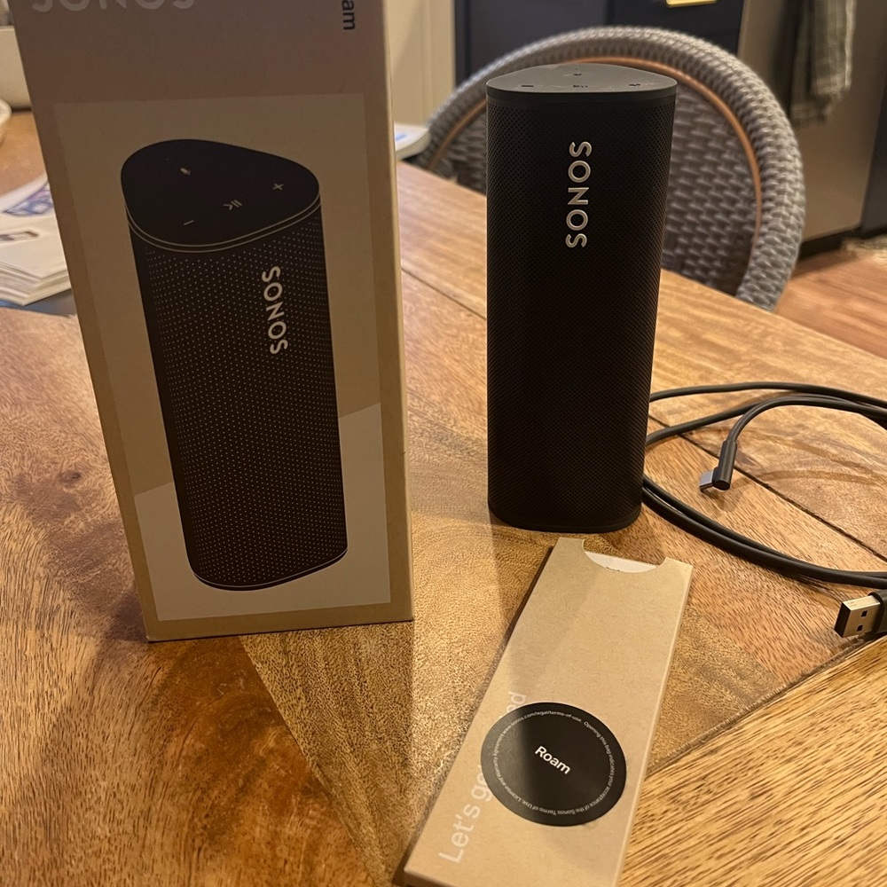 Sonos Roam Speaker! Only used a handful of times. Have box and all accessories!